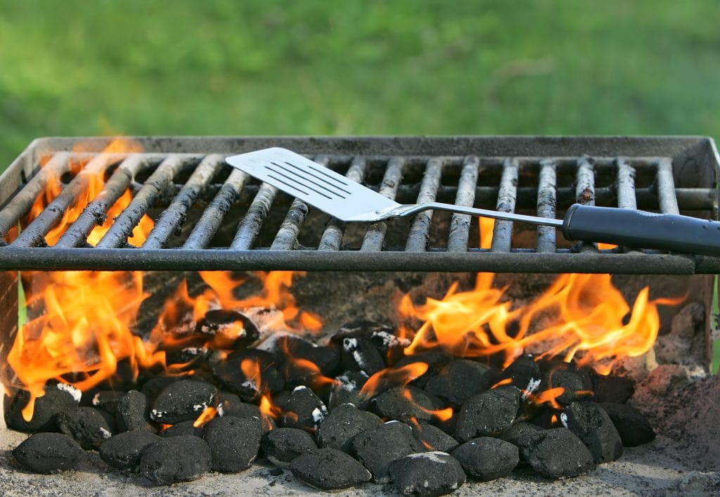 How to Use A Charcoal Grill﻿